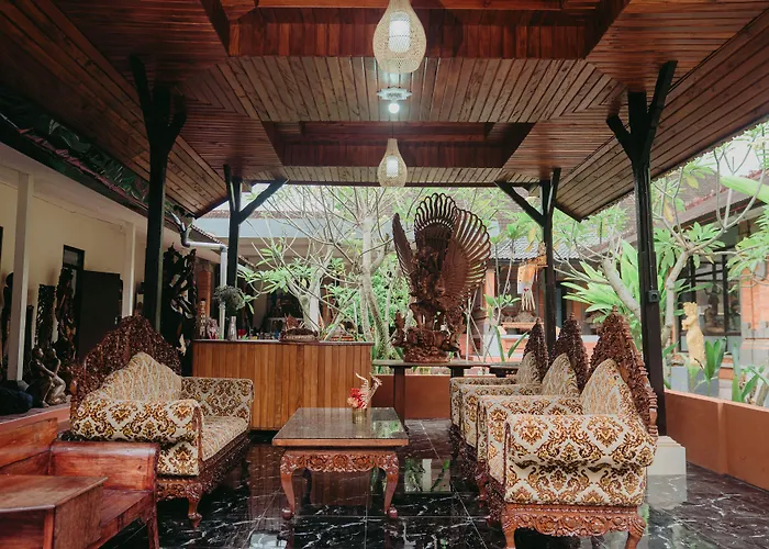 Rai Wood Carver And بيت ضيافة 3*